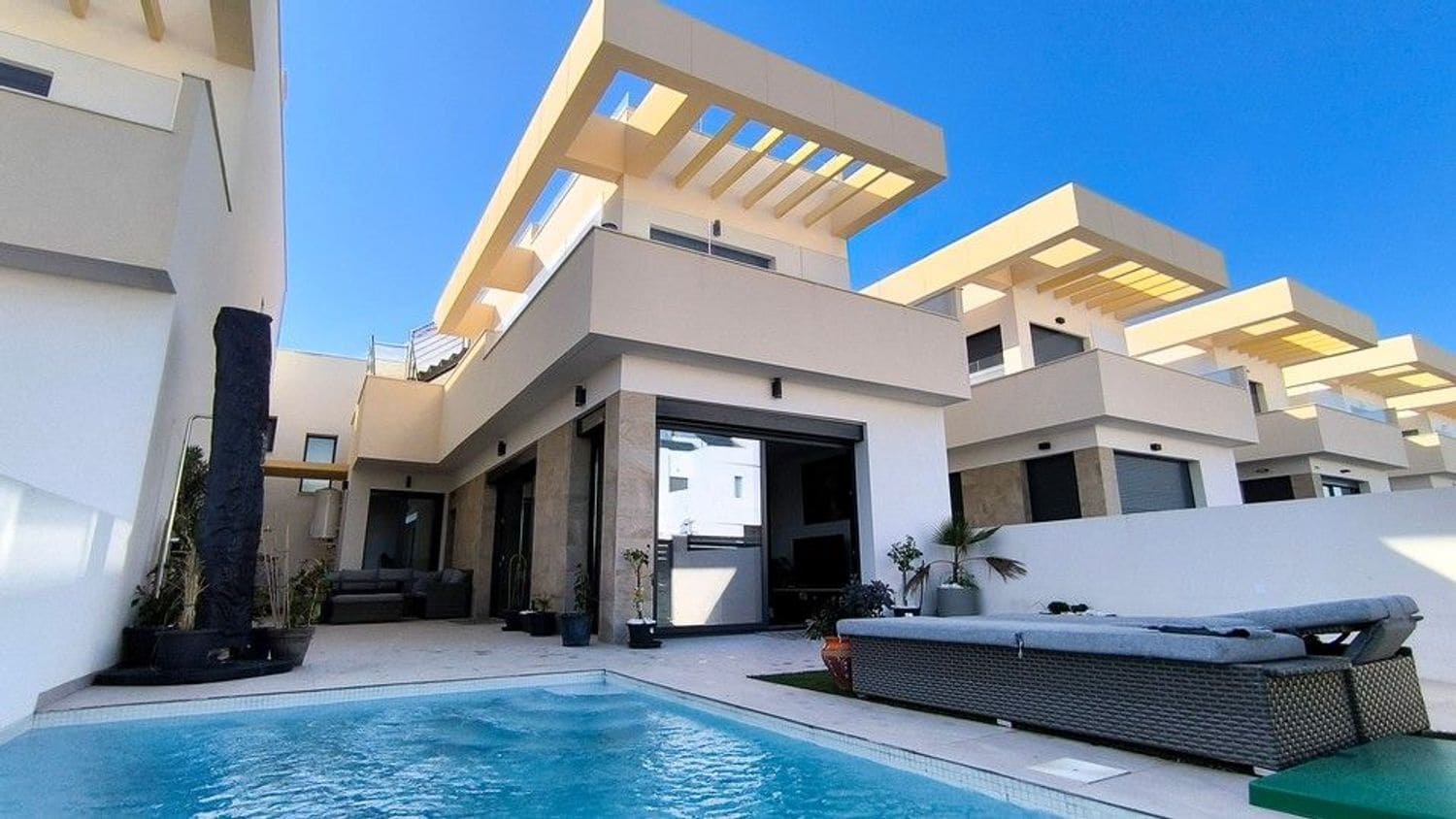 Chalet de 3 habitaciones en Los Montesinos en venta con piscina garaje - 387.500 € (Ref: 9782908)