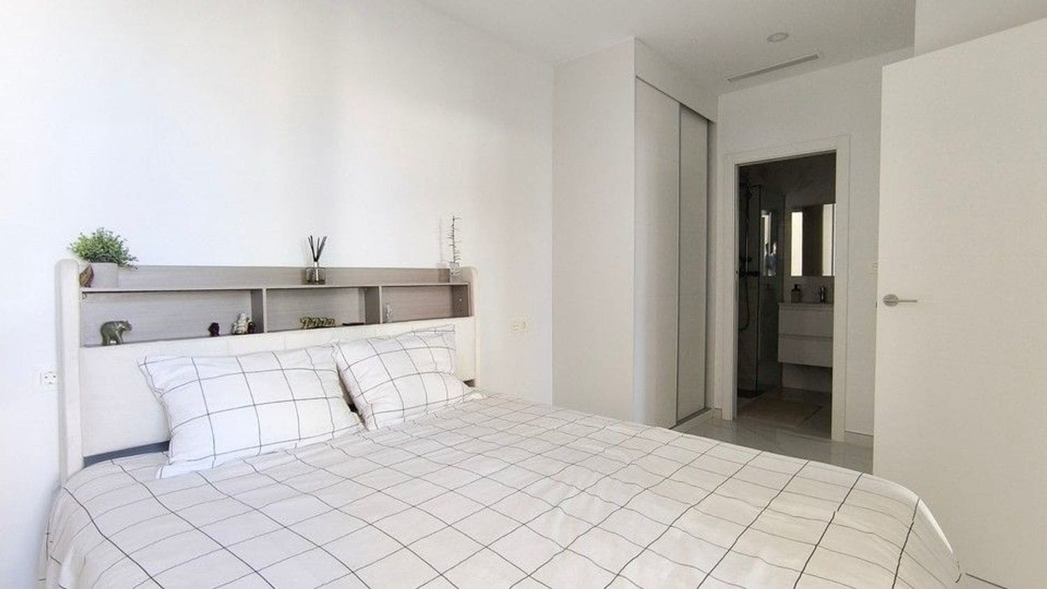 Chalet de 3 habitaciones en Los Montesinos en venta con piscina garaje - 387.500 € (Ref: 9782908)