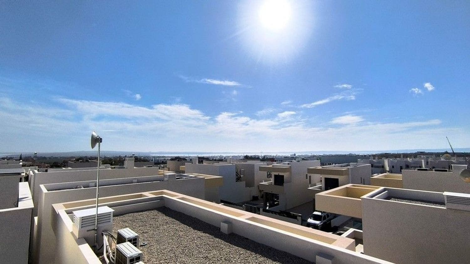 Chalet de 3 habitaciones en Los Montesinos en venta con piscina garaje - 387.500 € (Ref: 9782908)