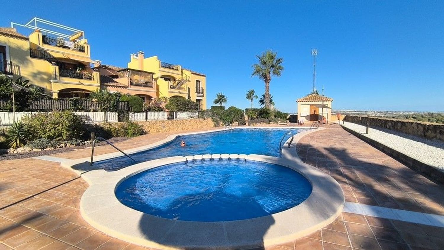 3 bedroom Villa for sale in Algorfa with pool garage - € 365,000 (Ref: 9782909)