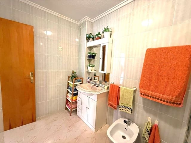 3 Zimmer Haus zu verkaufen in Playa de los Locos, Torrevieja mit Garage - 210.000 € (Ref: 9783531)