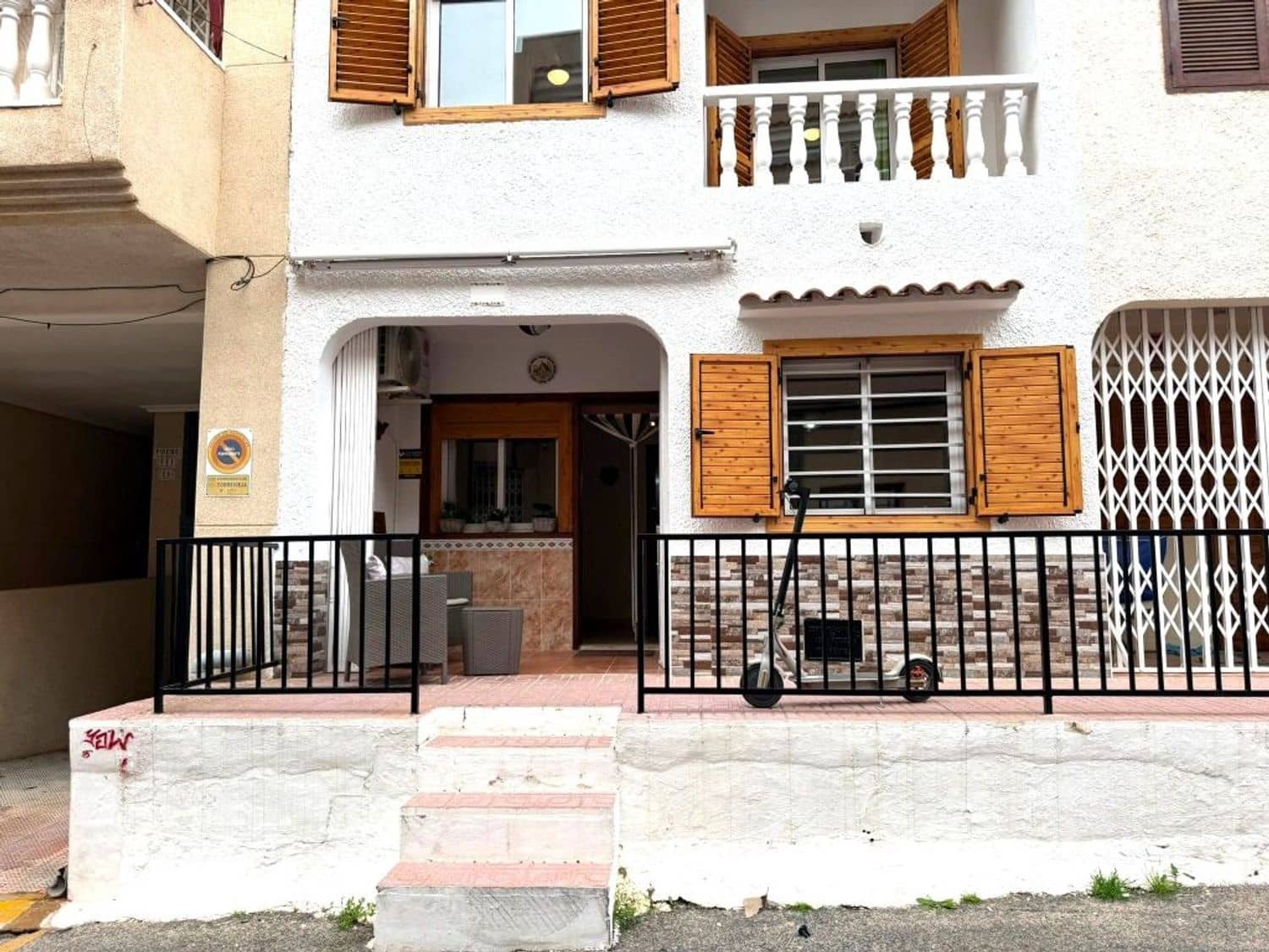 3 bedroom Townhouse for sale in Torrevieja with garage - € 210,000 (Ref: 9783531)