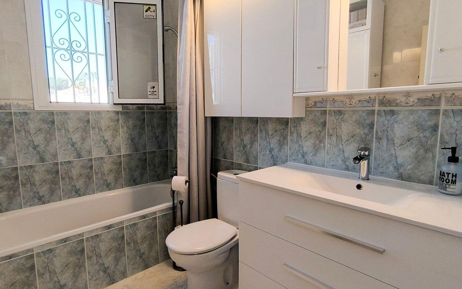 3 soverom Villa til salgs i Ciudad Quesada med svømmebasseng garasje - € 375 000 (Ref: 9793845)