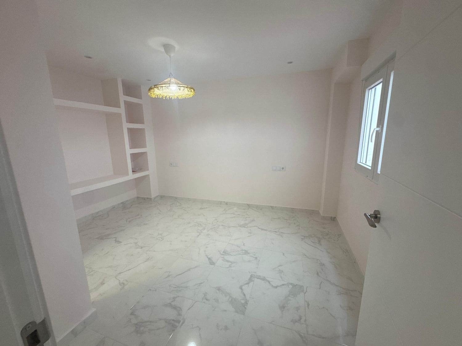 3 Zimmer Apartment zu verkaufen in Torrevieja mit Garage - 189.900 € (Ref: 9800331)