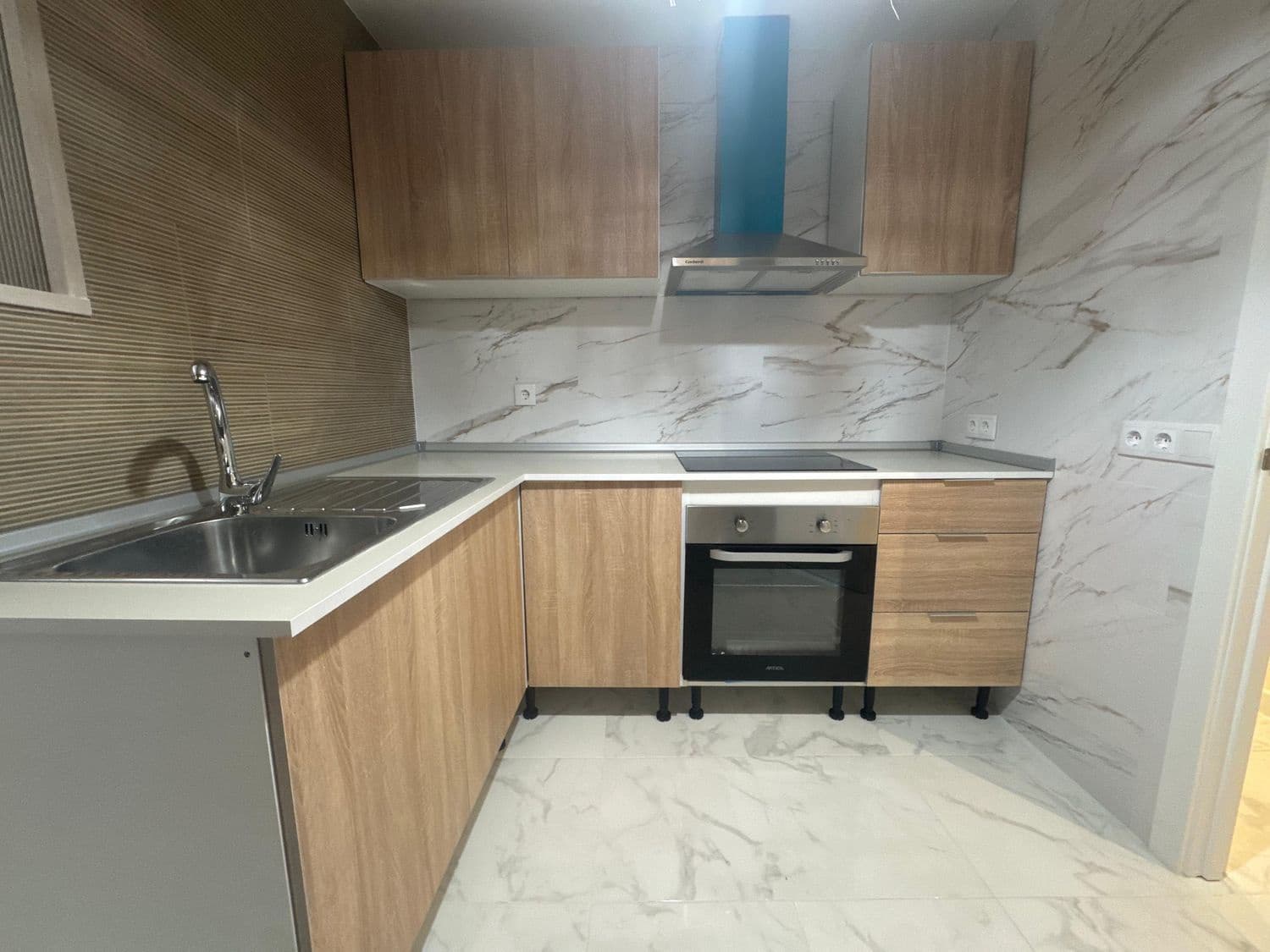 3 Zimmer Apartment zu verkaufen in Torrevieja mit Garage - 189.900 € (Ref: 9800331)
