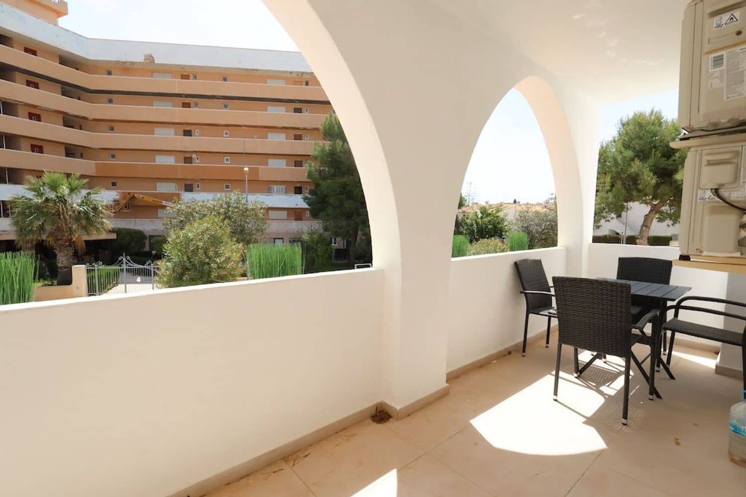 2 Zimmer Apartment zu verkaufen in Alicante / Alacant Stadt mit Garage - 179.000 € (Ref: 9807517)
