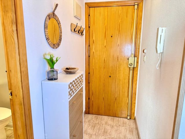 Apartamento de 2 habitaciones en Playa del Acequión, Torrevieja en venta con piscina garaje - 128.000 € (Ref: 9807520)