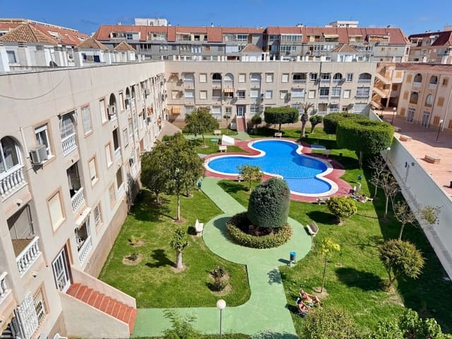Apartamento de 2 habitaciones en Playa del Acequión, Torrevieja en venta con piscina garaje - 128.000 € (Ref: 9807520)