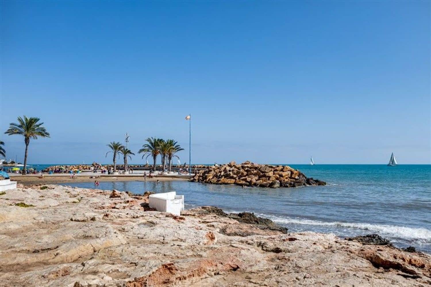 2 Zimmer Apartment zu verkaufen in Torrevieja mit Garage - 139.900 € (Ref: 9810878)