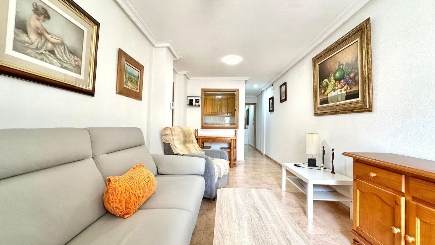 2 Zimmer Apartment zu verkaufen in Torrevieja mit Garage - 139.900 € (Ref: 9810878)