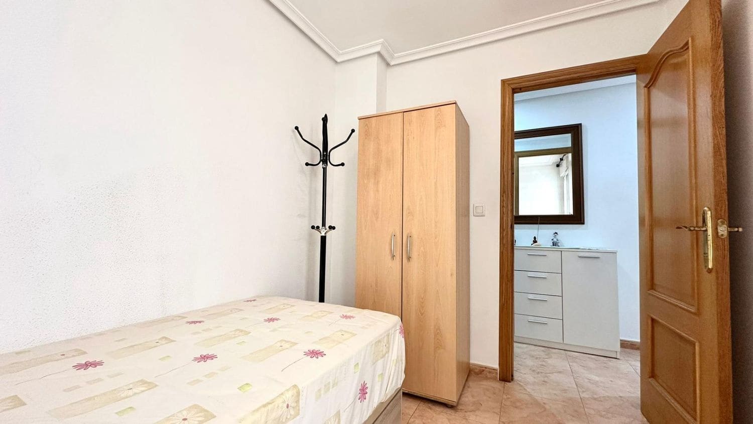 2 Zimmer Apartment zu verkaufen in Torrevieja mit Garage - 139.900 € (Ref: 9810878)