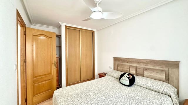2 Zimmer Apartment zu verkaufen in Centro - Muelle Pesquero, Torrevieja mit Garage - 139.900 € (Ref: 9810878)