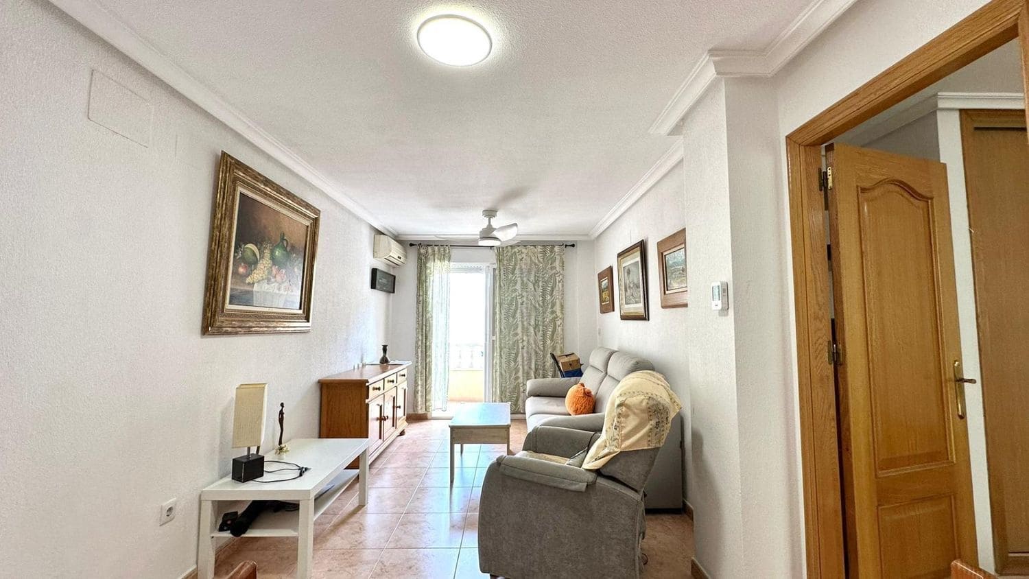 2 Zimmer Apartment zu verkaufen in Torrevieja mit Garage - 139.900 € (Ref: 9810878)