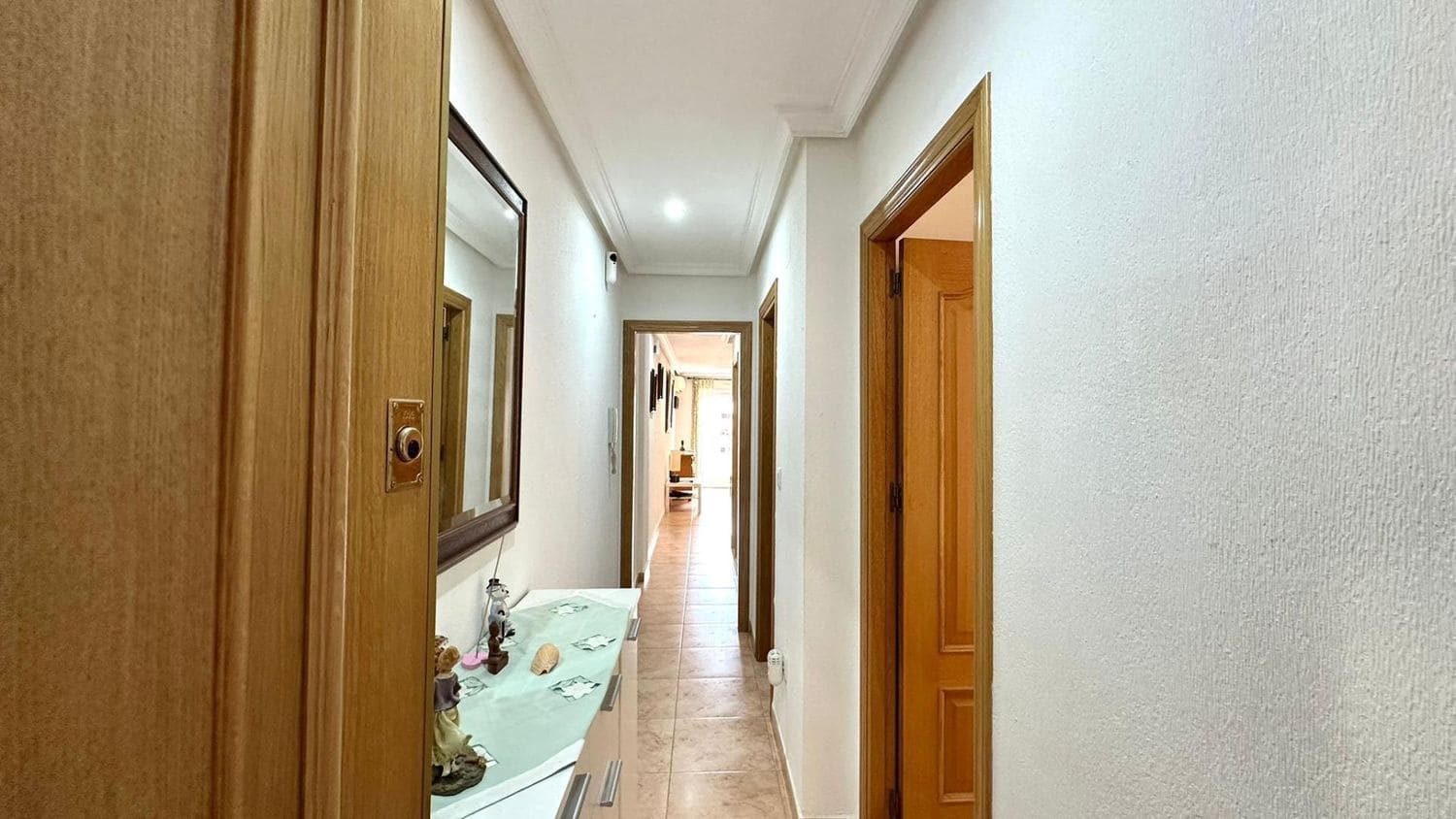 2 Zimmer Apartment zu verkaufen in Torrevieja mit Garage - 139.900 € (Ref: 9810878)
