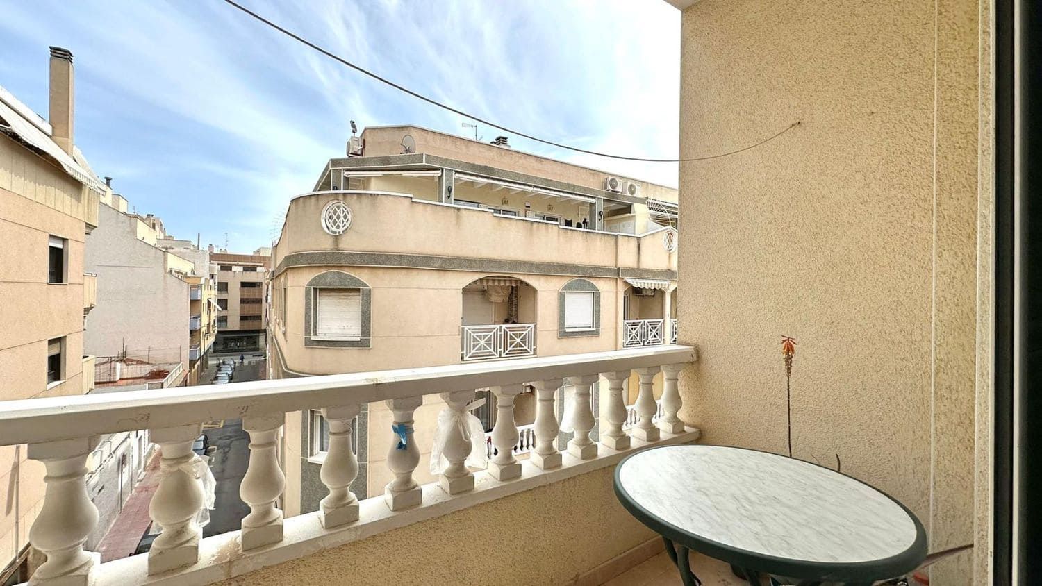 2 Zimmer Apartment zu verkaufen in Torrevieja mit Garage - 139.900 € (Ref: 9810878)