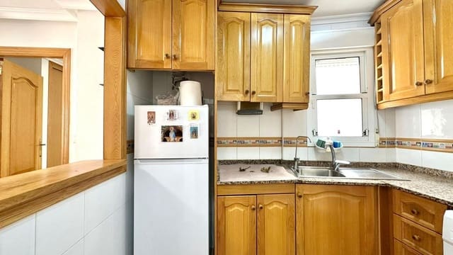 2 Zimmer Apartment zu verkaufen in Centro - Muelle Pesquero, Torrevieja mit Garage - 139.900 € (Ref: 9810878)