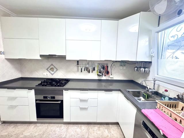 5 soverom Hus til salgs i Alicante by med svømmebasseng garasje - € 210 000 (Ref: 9810879)