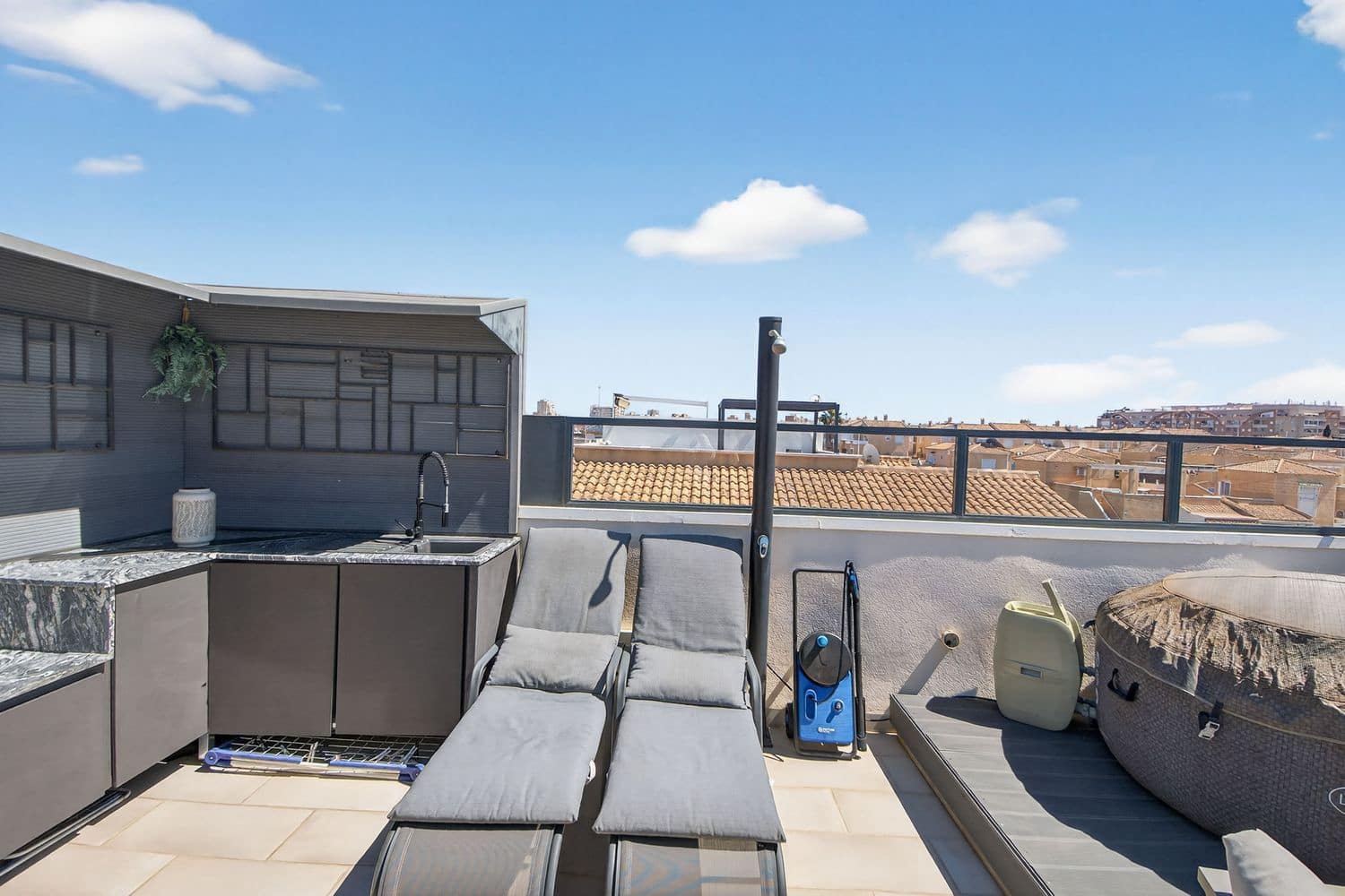 2 quarto Apartamento para venda em Torrevieja com piscina garagem - 185 000 € (Ref: 9810880)