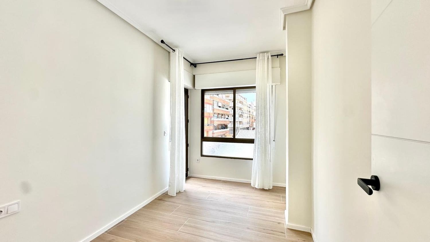 3 Zimmer Apartment zu verkaufen in Torrevieja mit Garage - 179.900 € (Ref: 9815443)