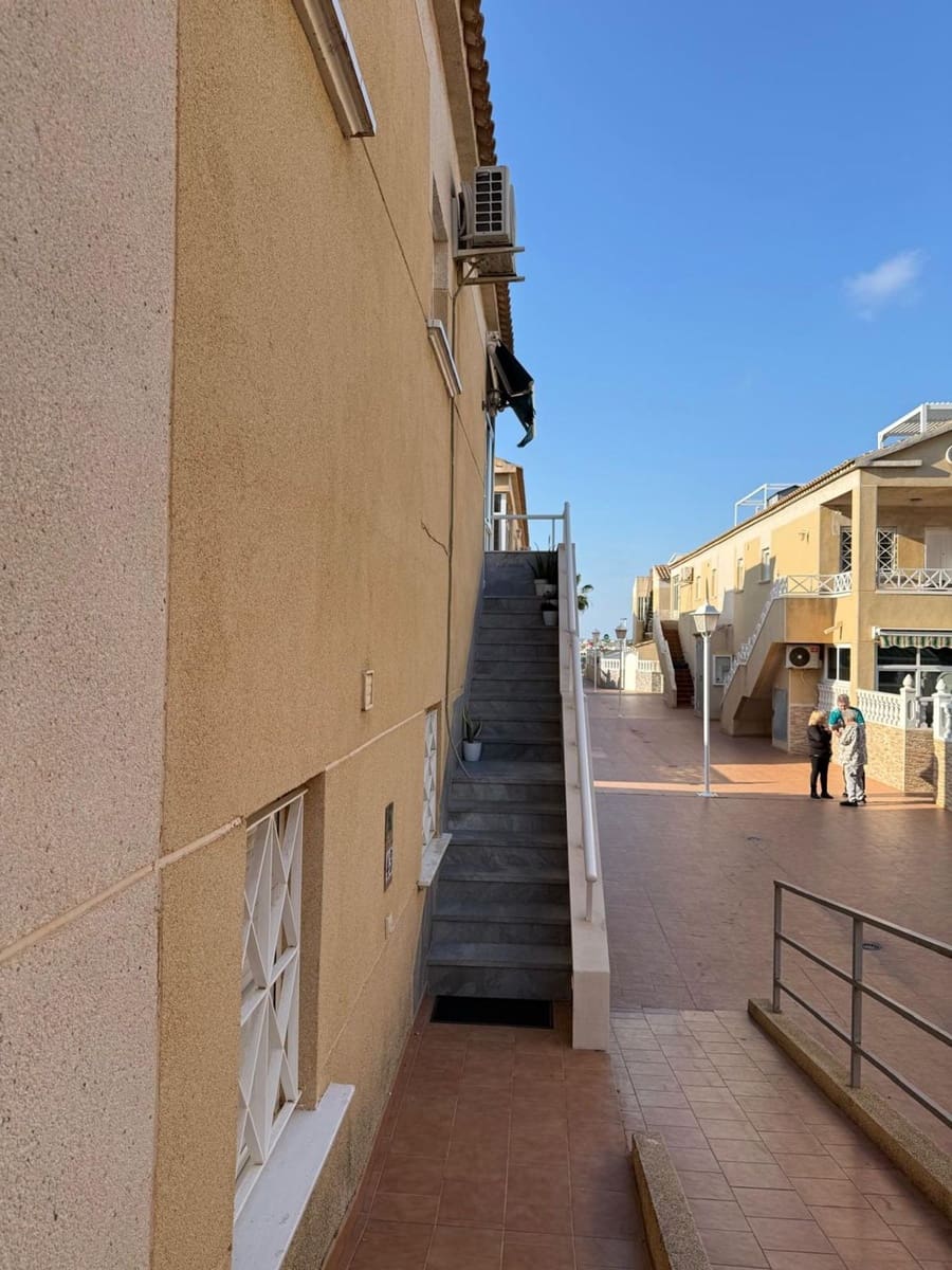2 quarto Apartamento para venda em Torrevieja com piscina garagem - 188 000 € (Ref: 9816804)