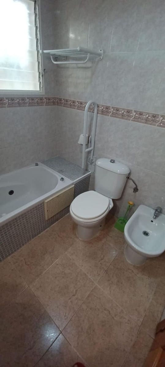 Apartamento de 3 habitaciones en Alicante / Alacant ciudad en venta con piscina garaje - 199.000 € (Ref: 9816806)