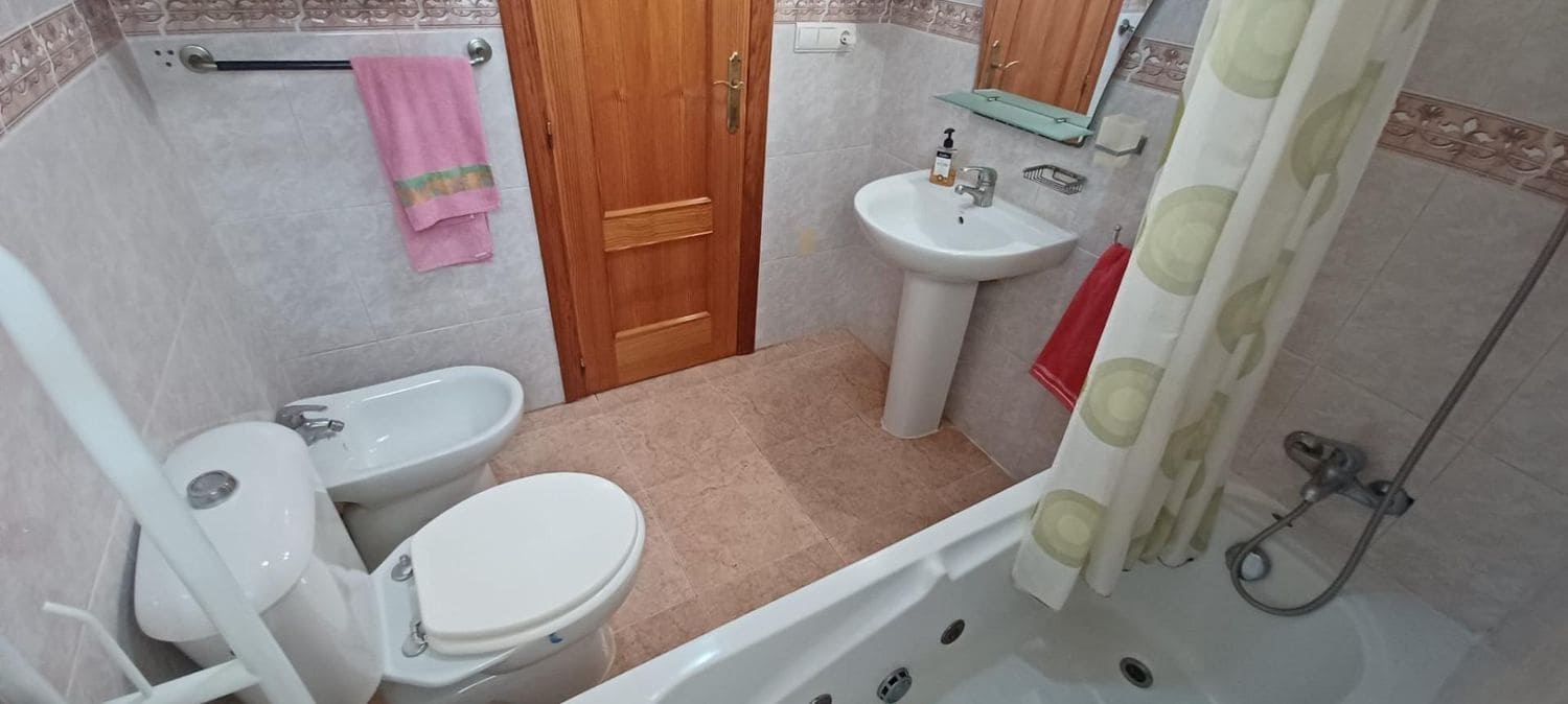 Apartamento de 3 habitaciones en Alicante / Alacant ciudad en venta con piscina garaje - 199.000 € (Ref: 9816806)