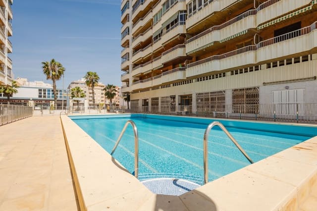 3 chambre Appartement à vendre à Playa del Acequión, Torrevieja avec piscine garage - 239 000 € (Ref: 9819835)