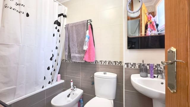 1 sypialnia Apartament na sprzedaż w Centro - Muelle Pesquero, Torrevieja z garażem - 124 900 € (Ref: 9824260)