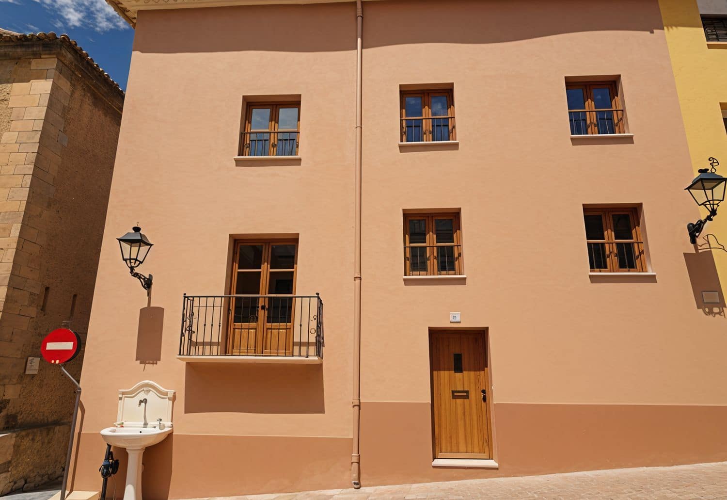 3 soveværelse Byhus til salg i Biar med garage - € 99.999 (Ref: 9824261)