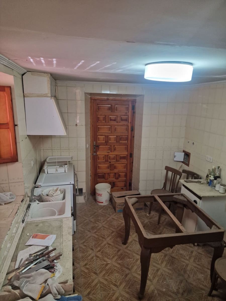 3 soveværelse Byhus til salg i Biar med garage - € 99.999 (Ref: 9824261)
