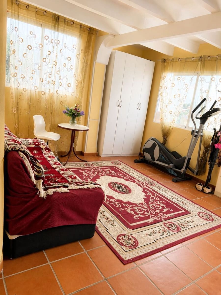 4 slaapkamer Villa te koop in Playa Flamenca met zwembad garage - € 580.000 (Ref: 9840679)