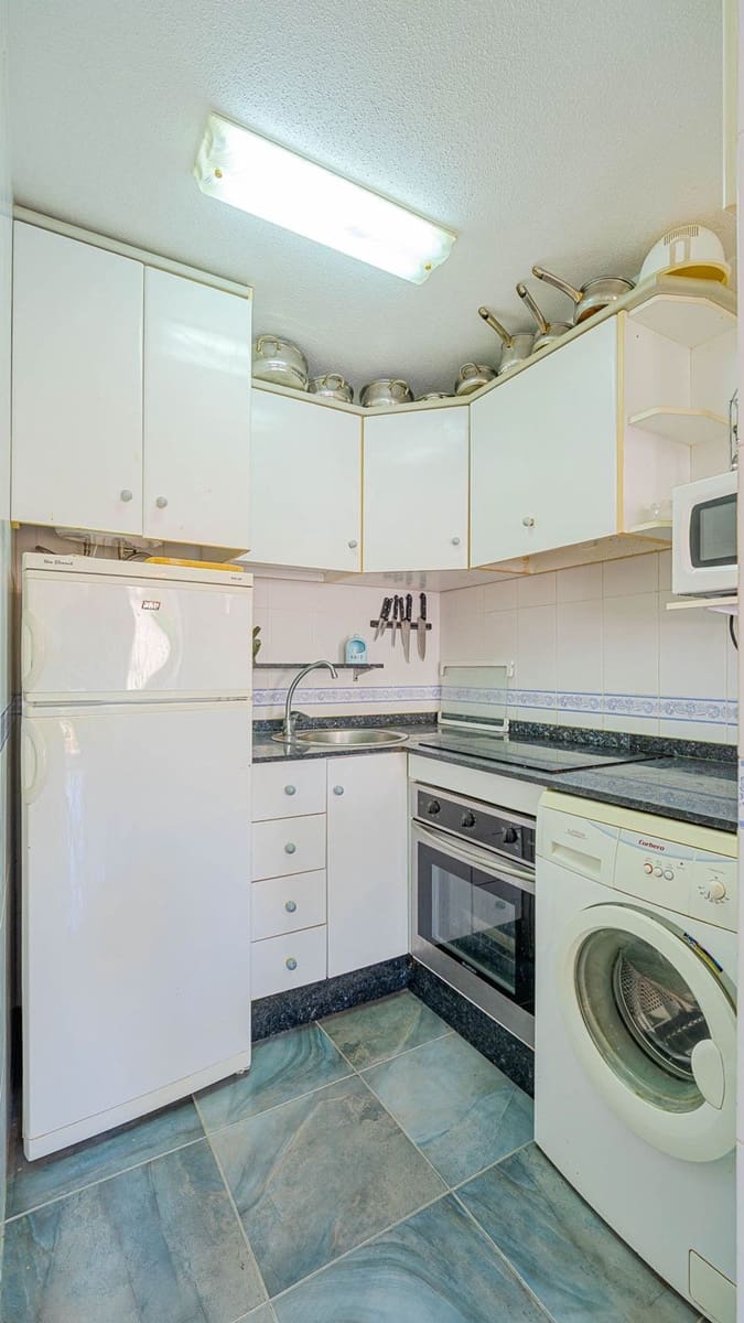 2 bedroom Townhouse for sale in Alicante / Alacant city with pool garage - € 165,000 (Ref: 9841994)