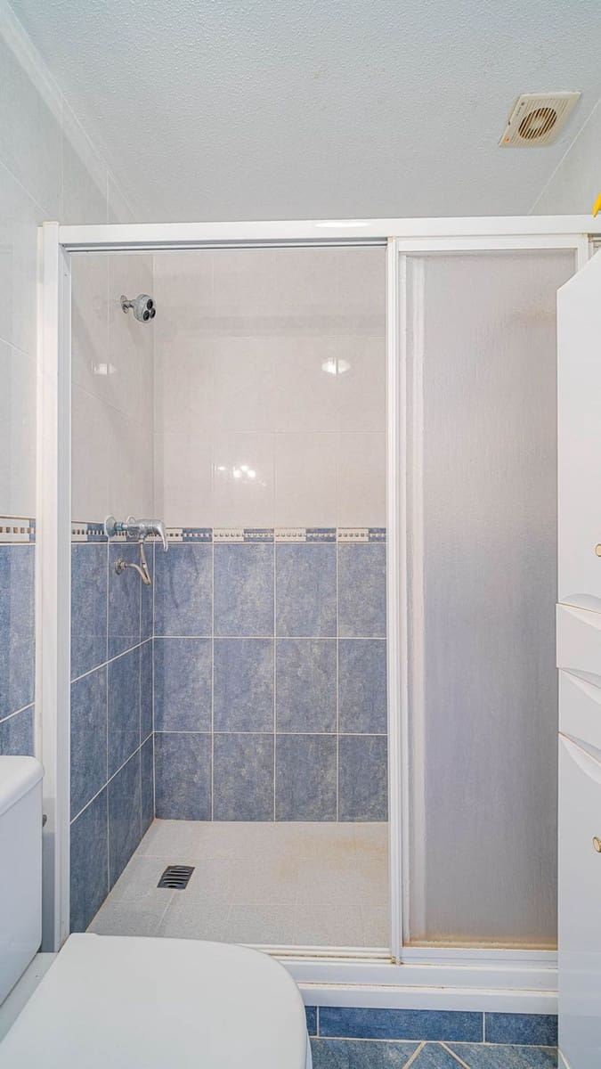2 bedroom Townhouse for sale in Alicante / Alacant city with pool garage - € 165,000 (Ref: 9841994)