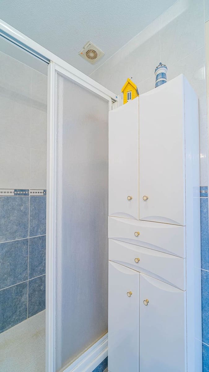 2 bedroom Townhouse for sale in Alicante / Alacant city with pool garage - € 165,000 (Ref: 9841994)