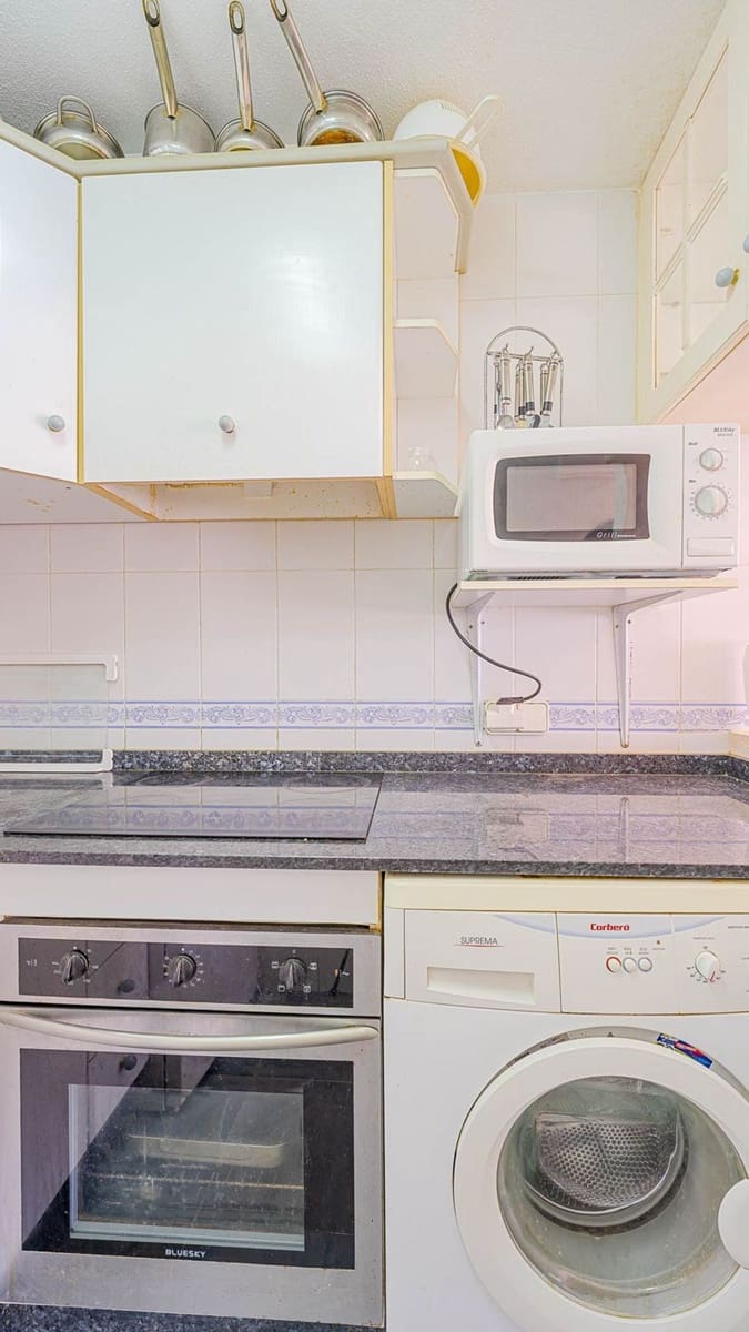 2 bedroom Townhouse for sale in Alicante / Alacant city with pool garage - € 165,000 (Ref: 9841994)