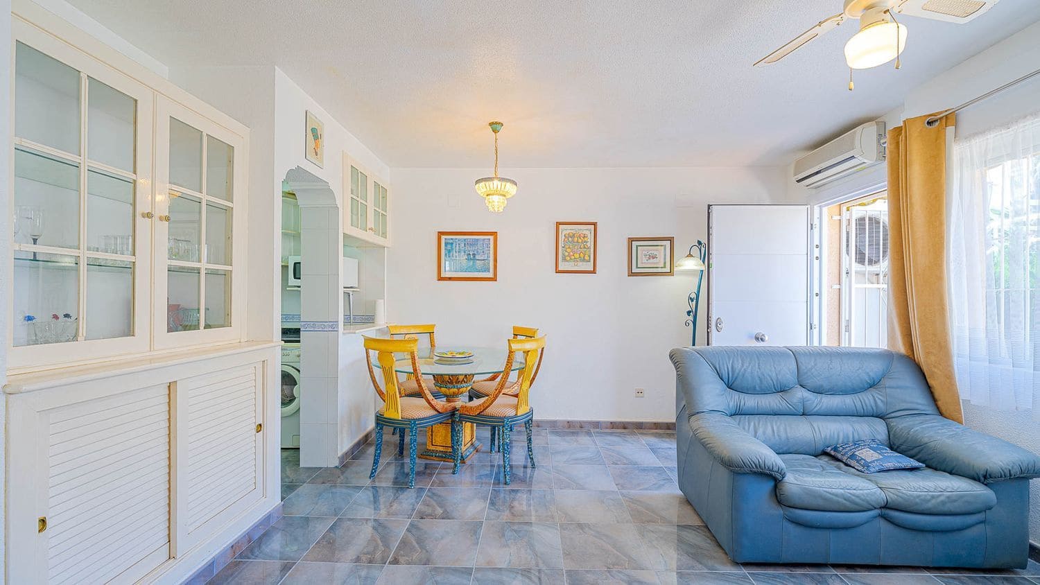 2 bedroom Townhouse for sale in Alicante / Alacant city with pool garage - € 165,000 (Ref: 9841994)