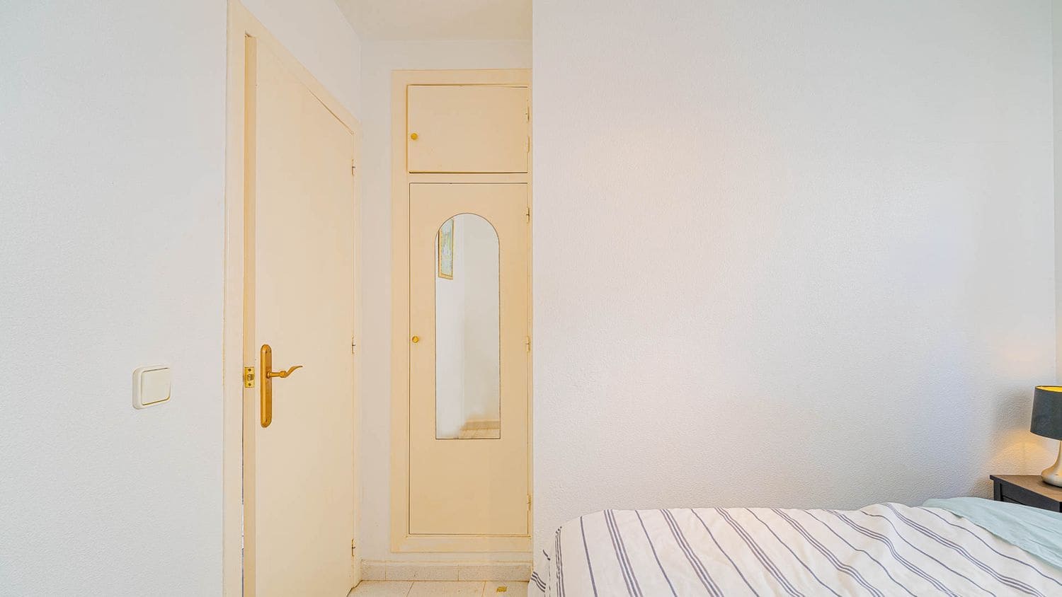 2 bedroom Townhouse for sale in Alicante / Alacant city with pool garage - € 165,000 (Ref: 9841994)