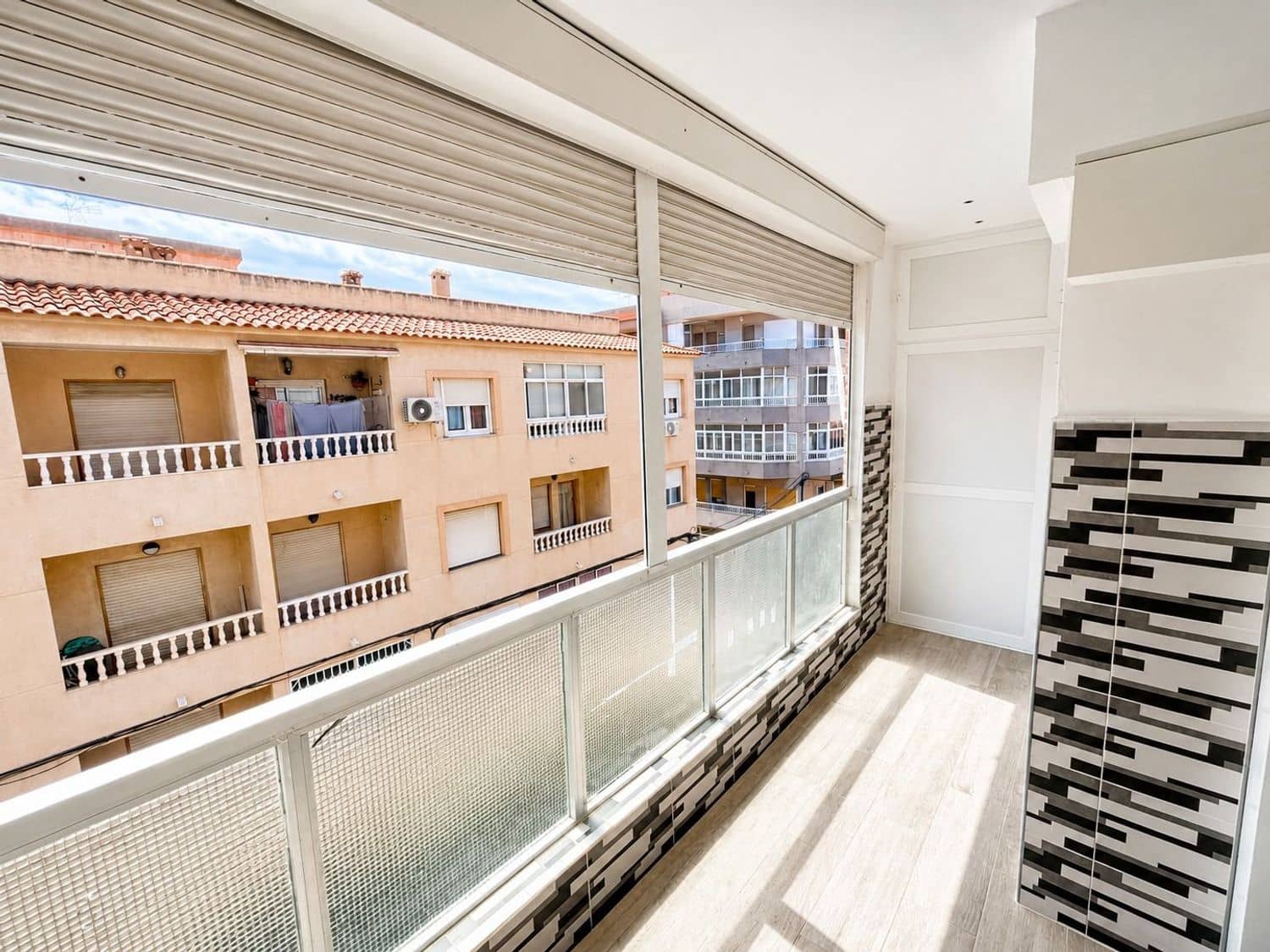 2 soveværelse Lejlighed til salg i Torrevieja med swimmingpool garage - € 149.900 (Ref: 9841996)
