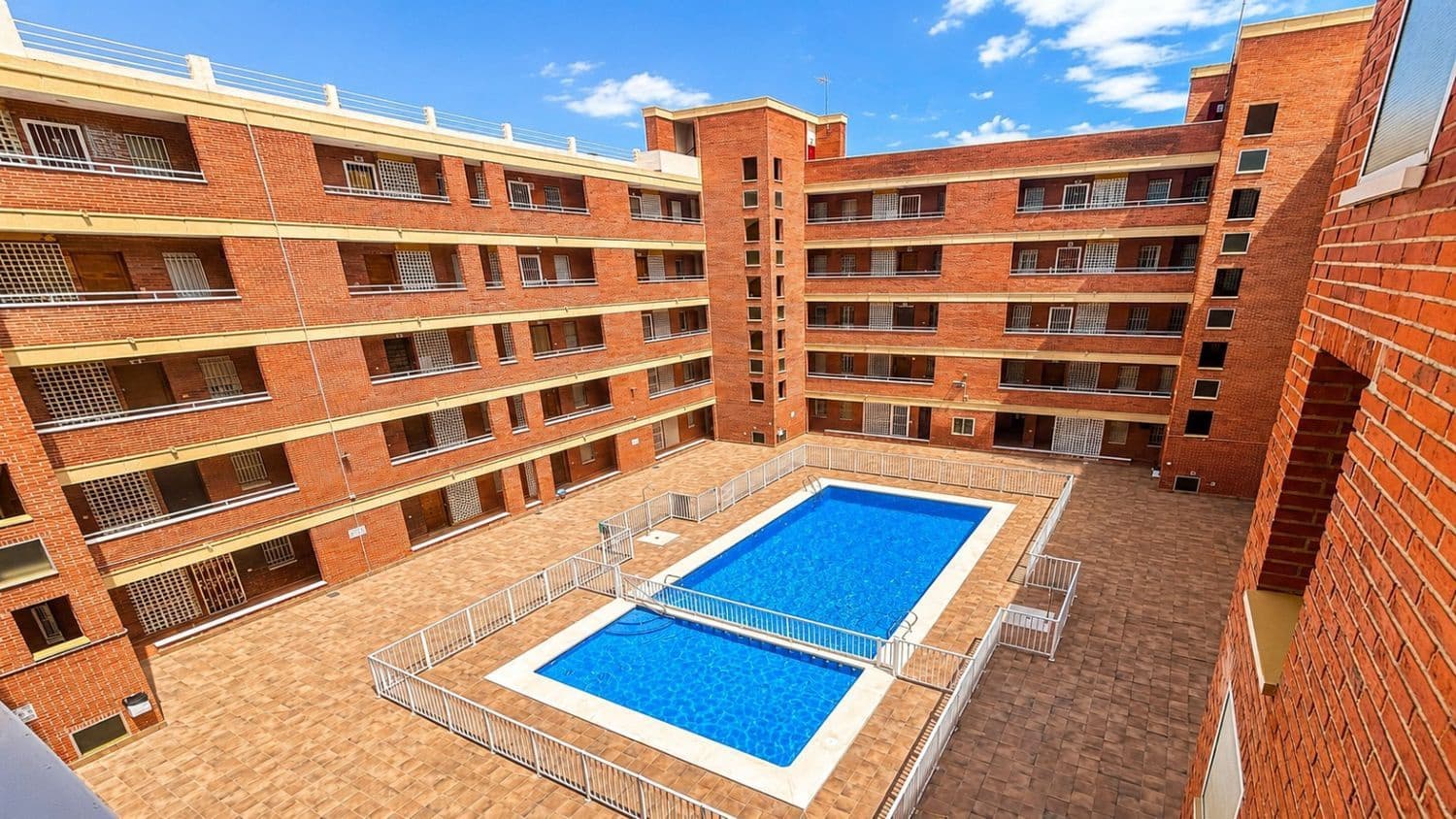 2 soveværelse Lejlighed til salg i Torrevieja med swimmingpool garage - € 149.900 (Ref: 9841996)