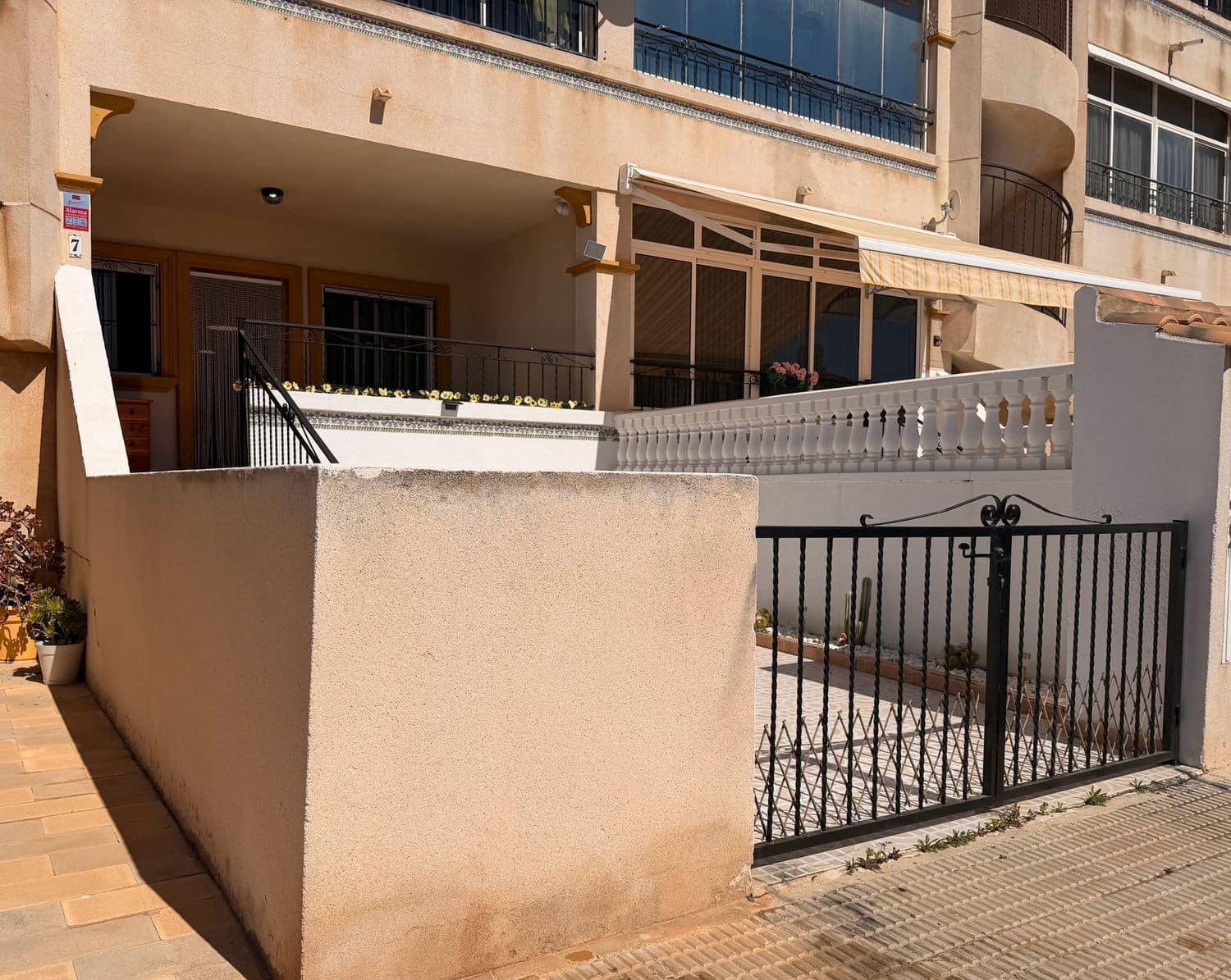 2 bedroom Apartment for sale in Orihuela Costa with pool garage - € 159,900 (Ref: 9841997)