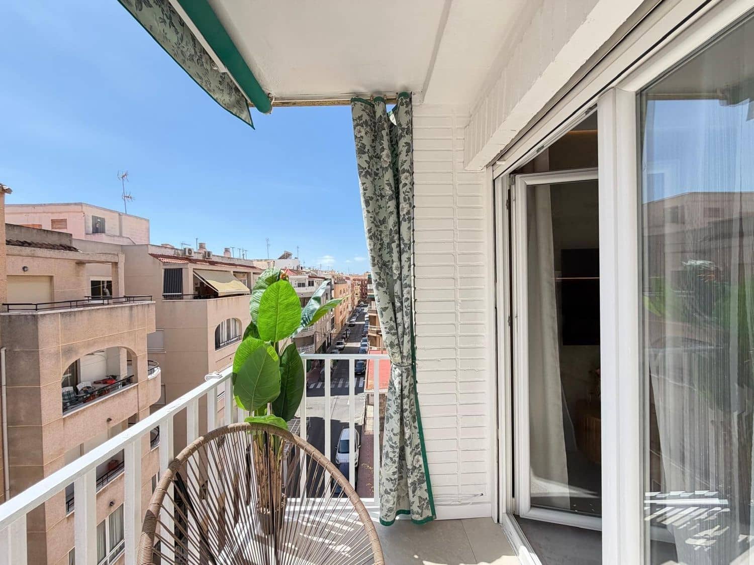 3 bedroom Apartment for sale in Torrevieja with garage - € 239,000 (Ref: 9850624)