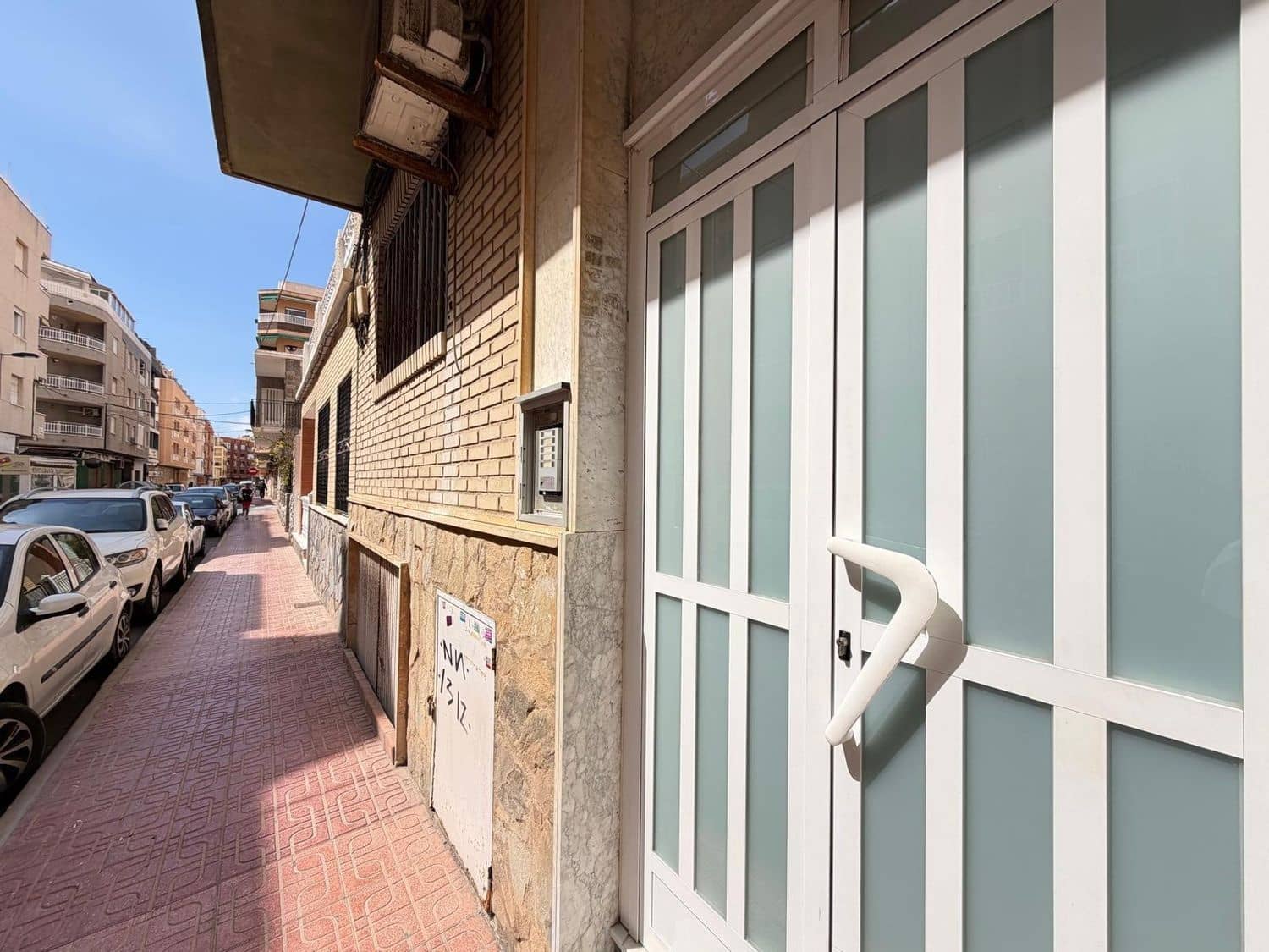 3 bedroom Apartment for sale in Torrevieja with garage - € 239,000 (Ref: 9850624)