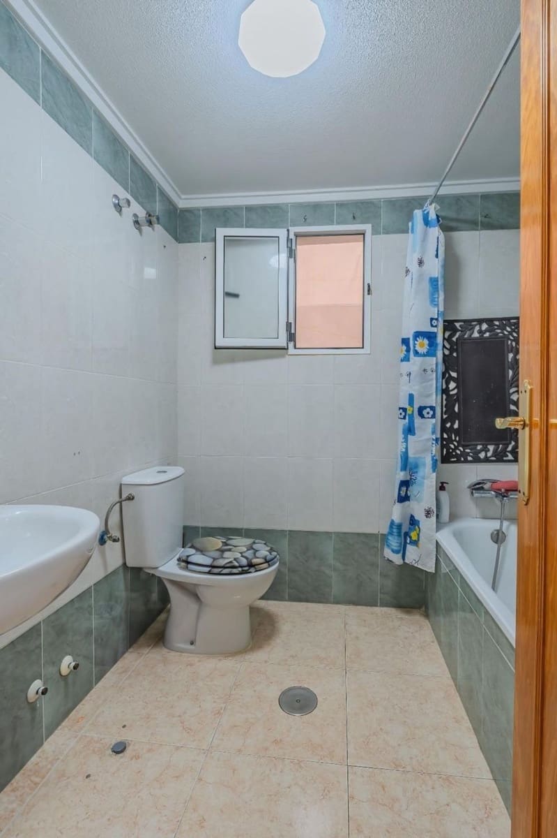 1 chambre Appartement à vendre à Torrevieja avec piscine garage - 99 990 € (Ref: 9854815)