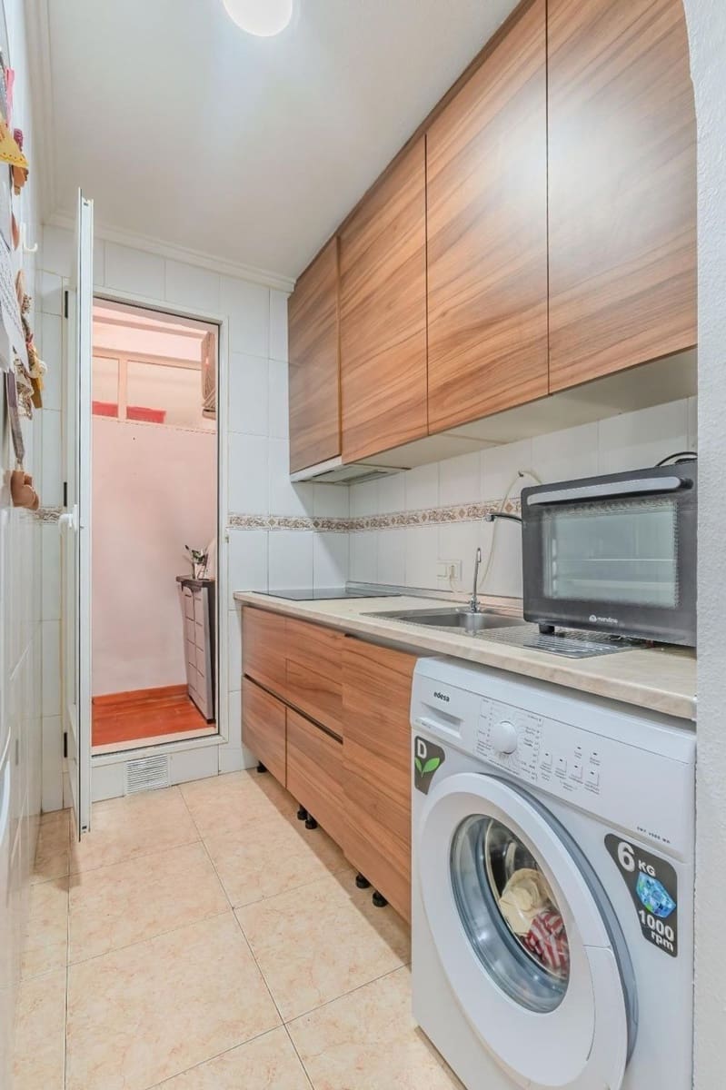 1 chambre Appartement à vendre à Torrevieja avec piscine garage - 99 990 € (Ref: 9854815)