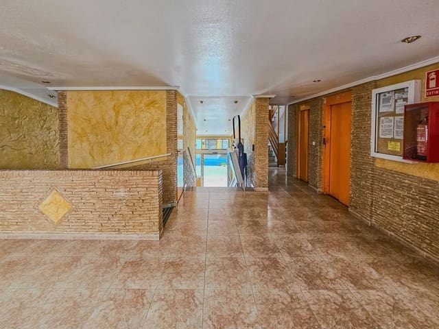 1 chambre Appartement à vendre à Centro - Muelle Pesquero, Torrevieja avec piscine garage - 99 990 € (Ref: 9854815)