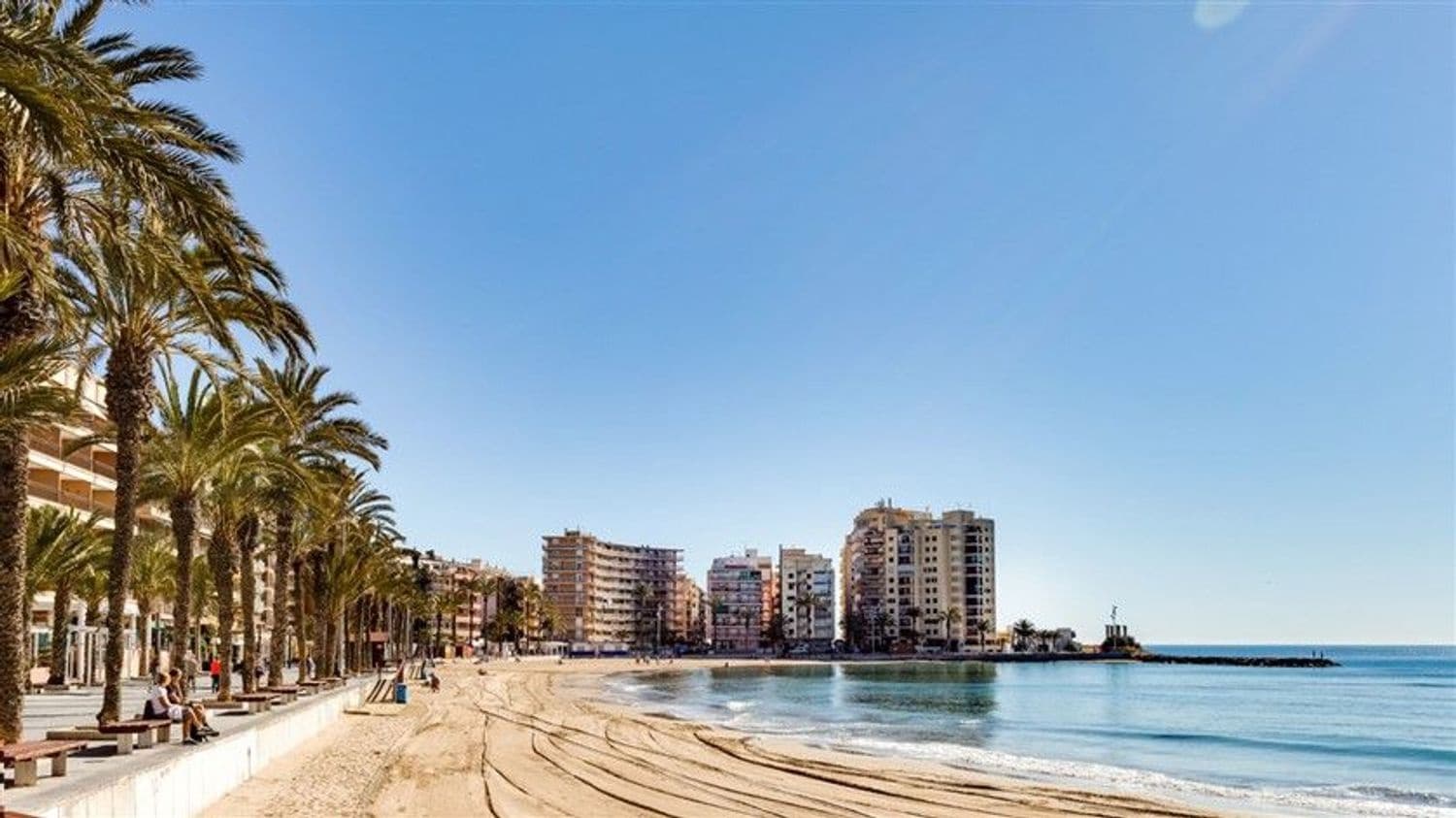 1 chambre Appartement à vendre à Torrevieja avec piscine garage - 99 990 € (Ref: 9854815)