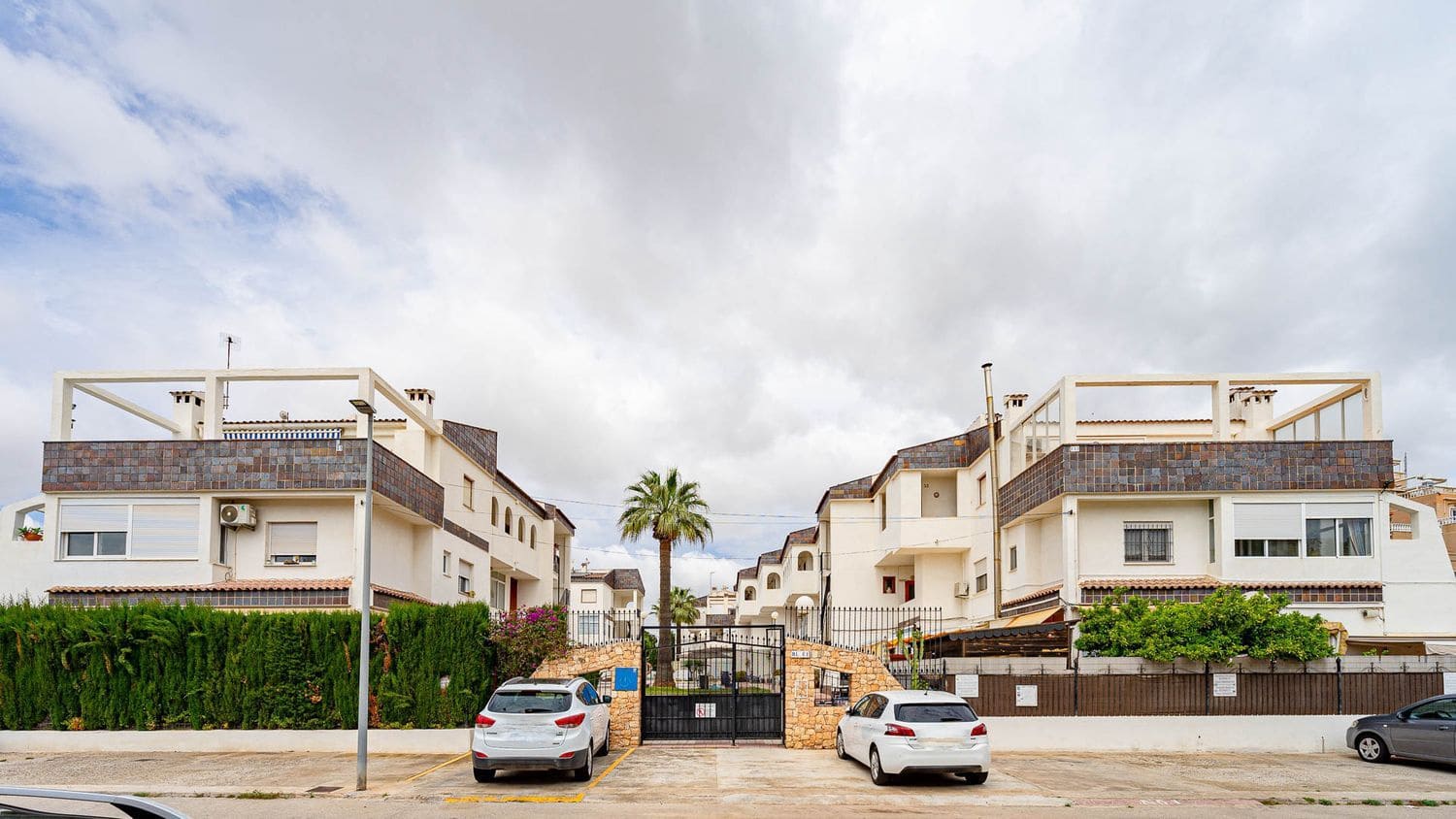 2 bedroom Apartment for sale in Punta Prima with pool garage - € 170,000 (Ref: 9856304)