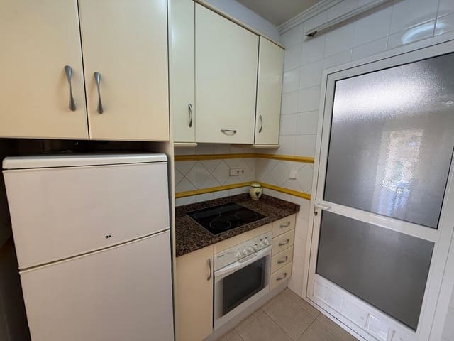 Apartamento de 2 habitaciones en Aguas Nuevas, Torrevieja en venta con piscina garaje - 159.900 € (Ref: 9861402)