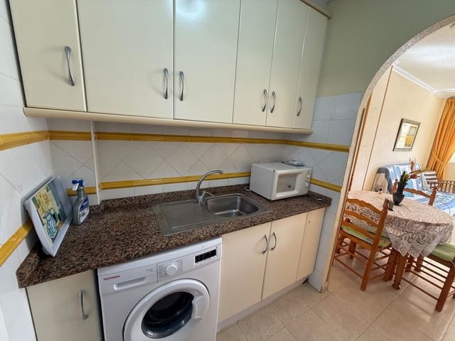 Apartamento de 2 habitaciones en Aguas Nuevas, Torrevieja en venta con piscina garaje - 159.900 € (Ref: 9861402)