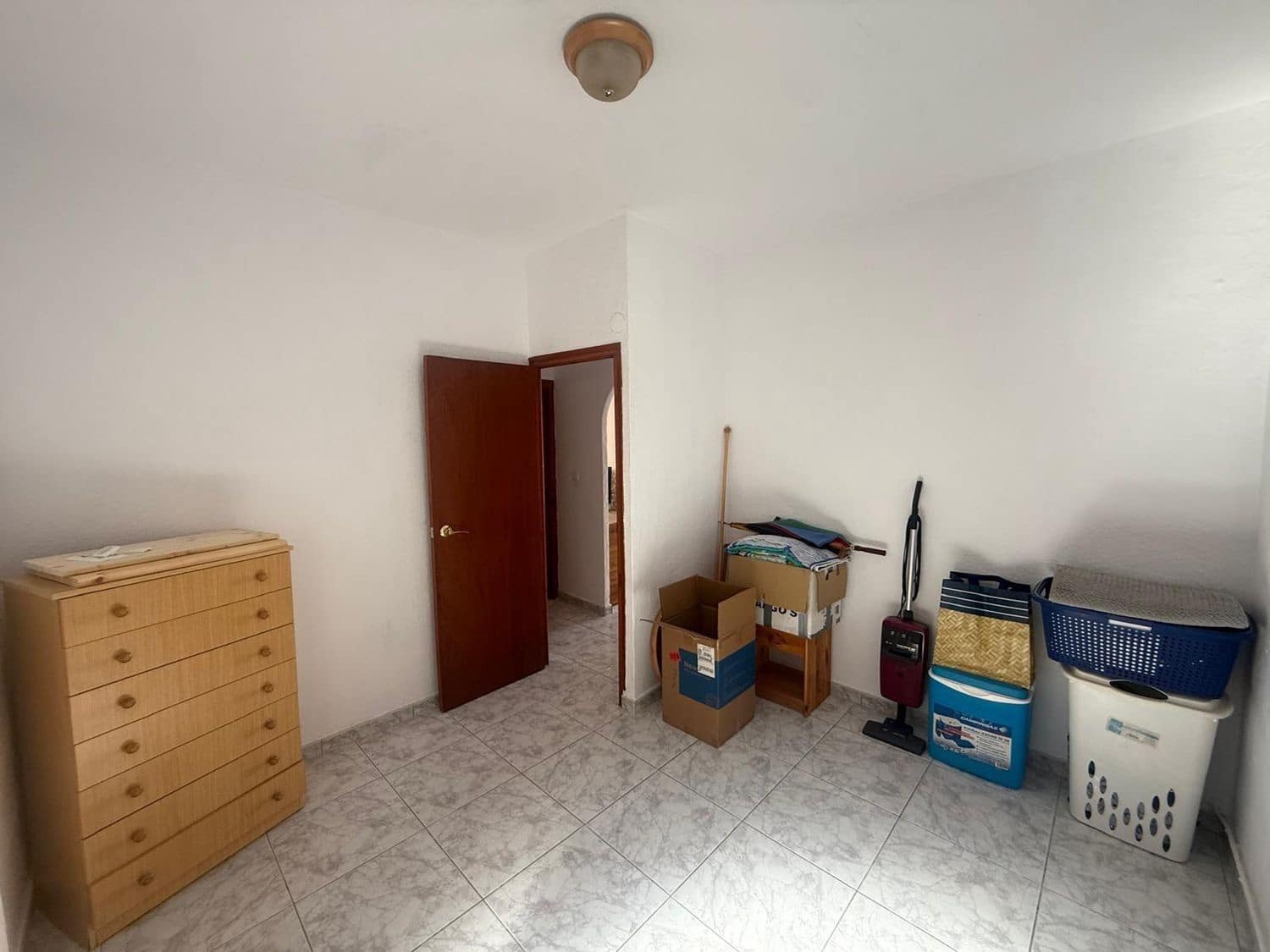 2 makuuhuone Omakotitalo myytävänä paikassa Torrevieja mukana 
autotalli - 139 900 € (Ref: 9866236)